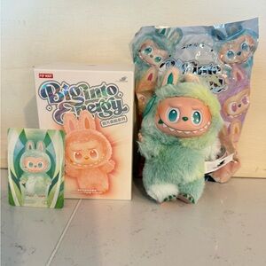 THE MONSTERS Big into Energy Series-Vinyl
Plush Pendant Serenity